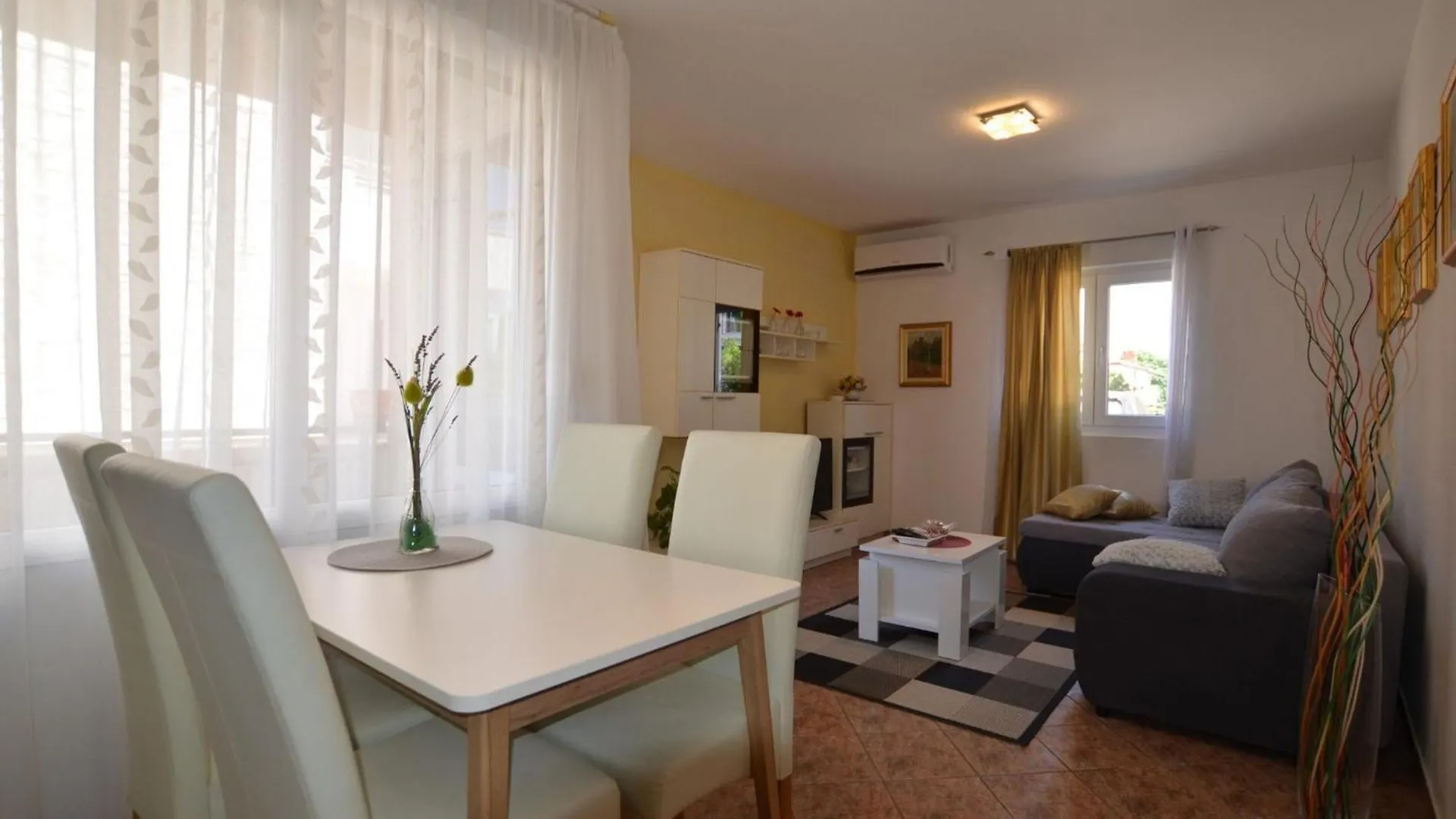 Brigth And Breezy Rovinj Apartments