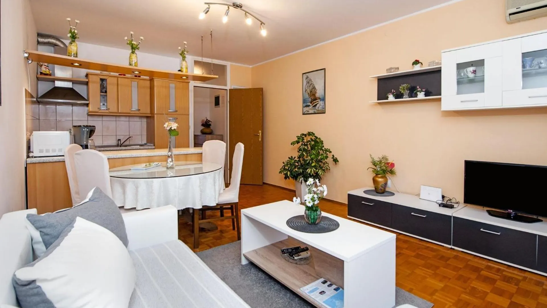 Brigth And Breezy Rovinj Apartments Croatia