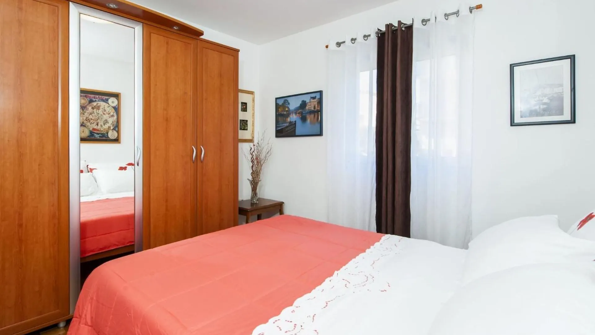 Brigth And Breezy Rovinj Apartments 0*,