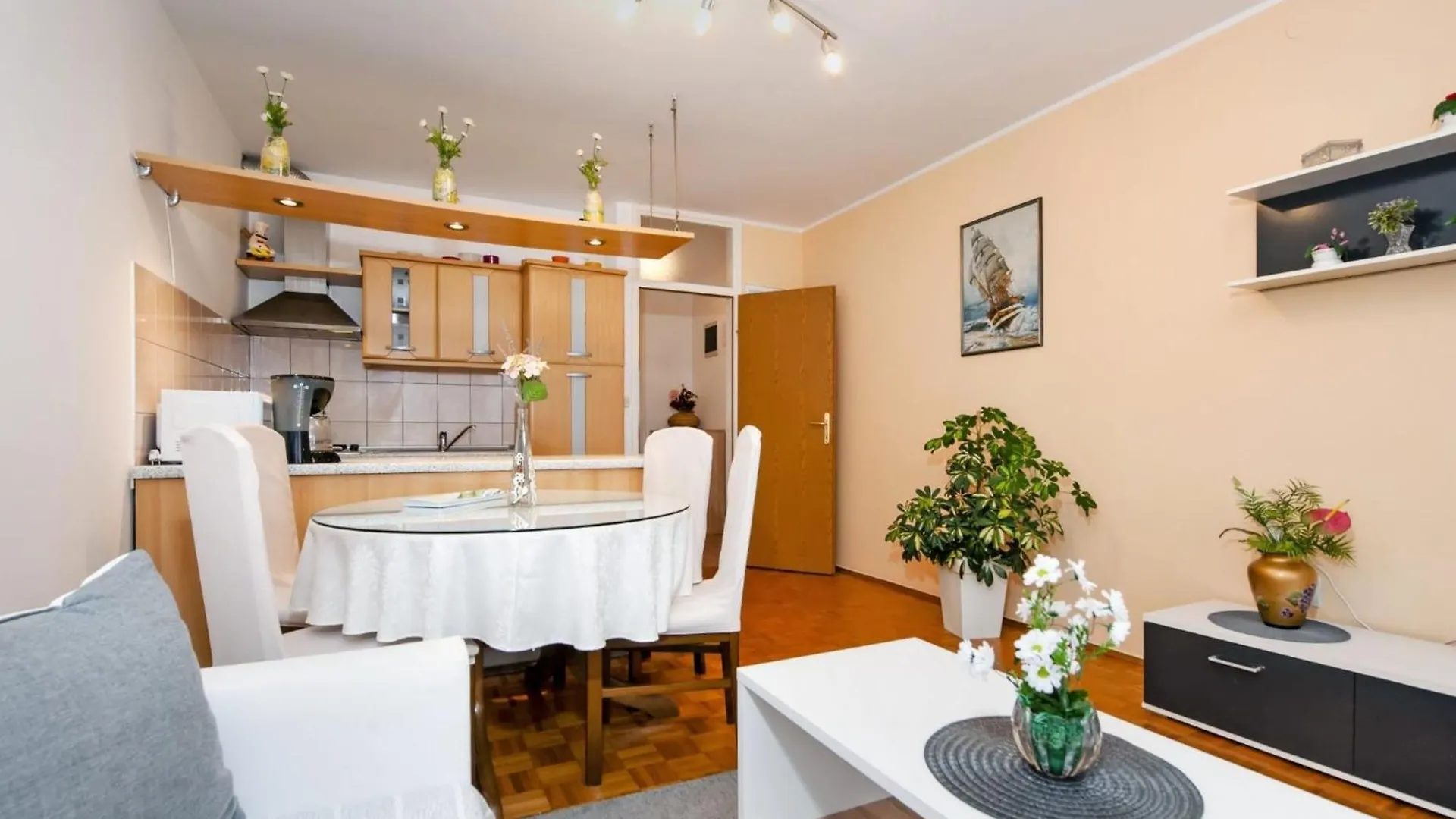 Brigth And Breezy Rovinj Apartments 0*,