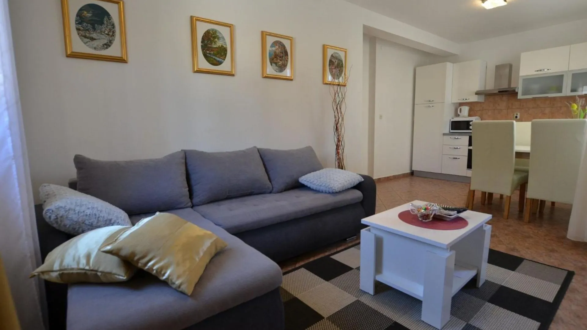 Brigth And Breezy Rovinj Apartments